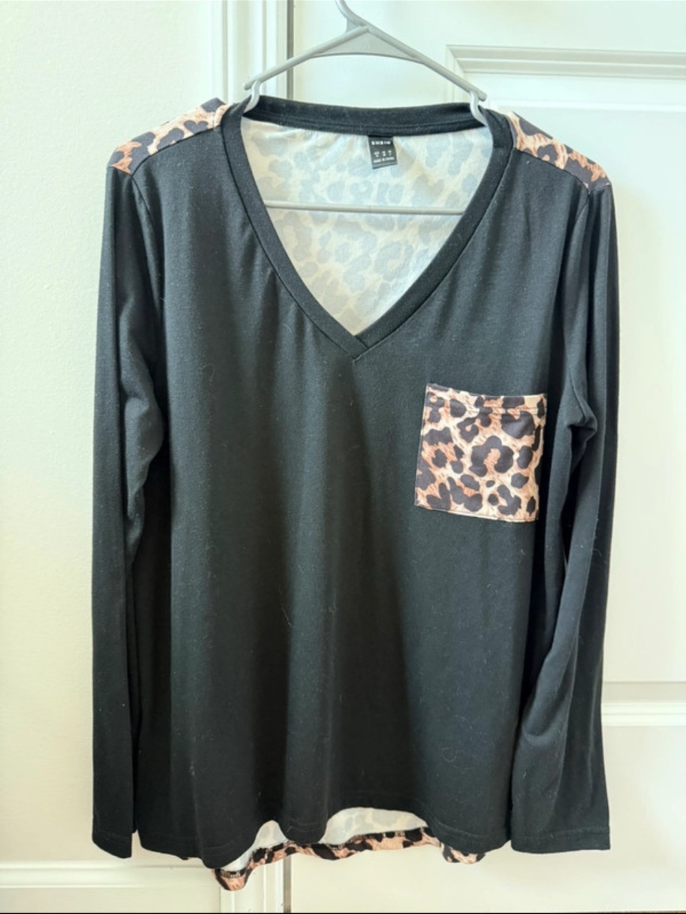 SHEIN Black Long Sleeve V-Neck Top with Leopard Pocket & Shoulder Accents